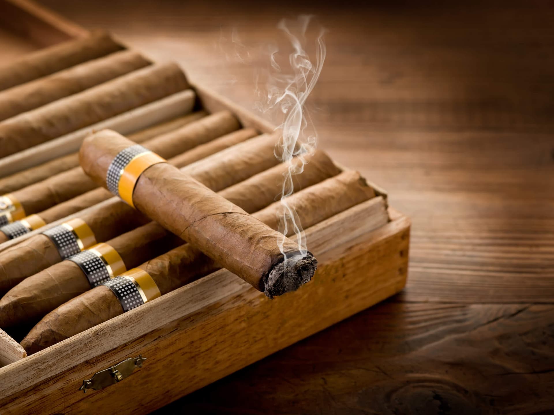 Genießen Sie das Beste aus der Welt der Zigarren mit C-Cigars