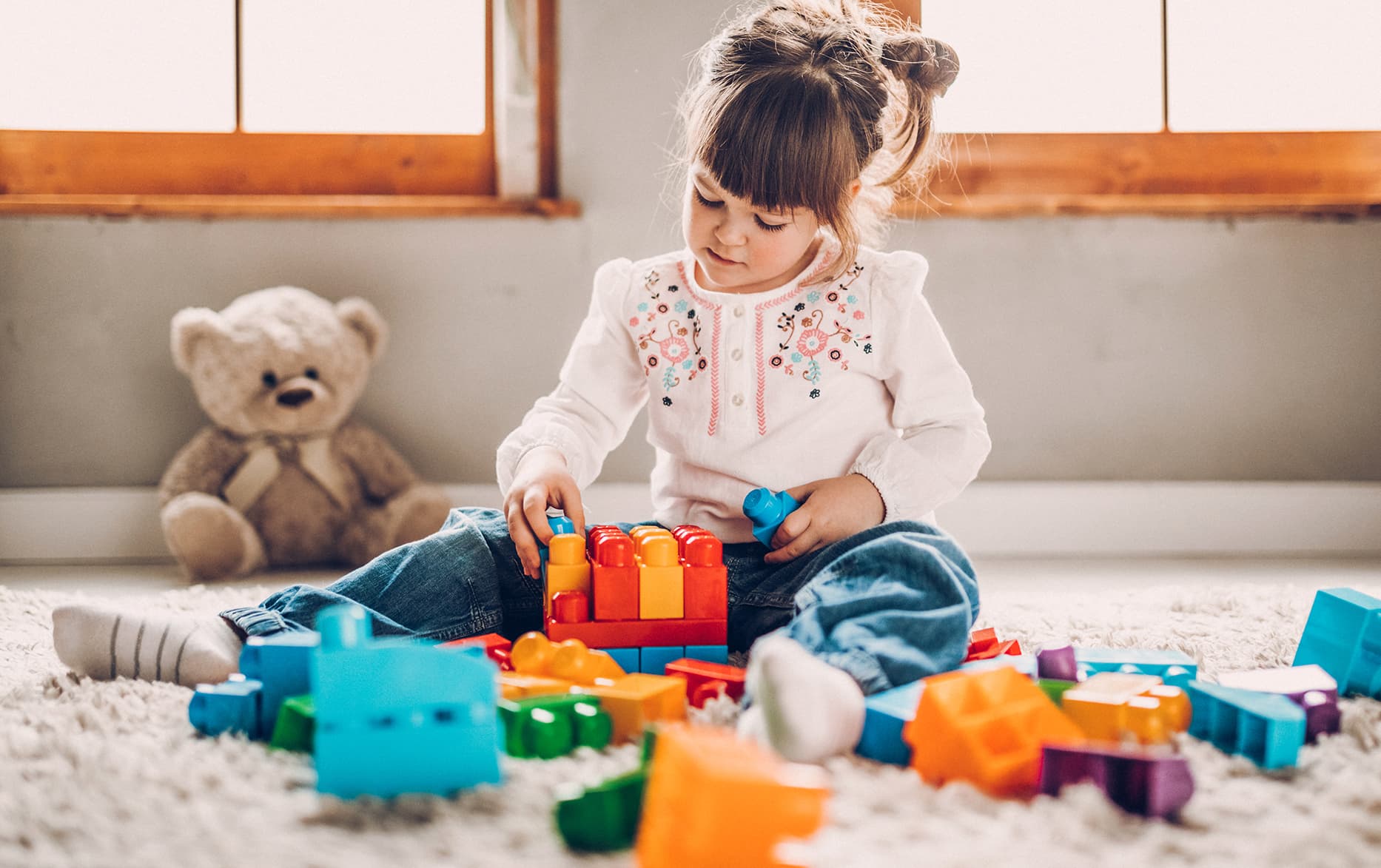 Klassische Spiele Kinder drinnen, die nie langweilig werden