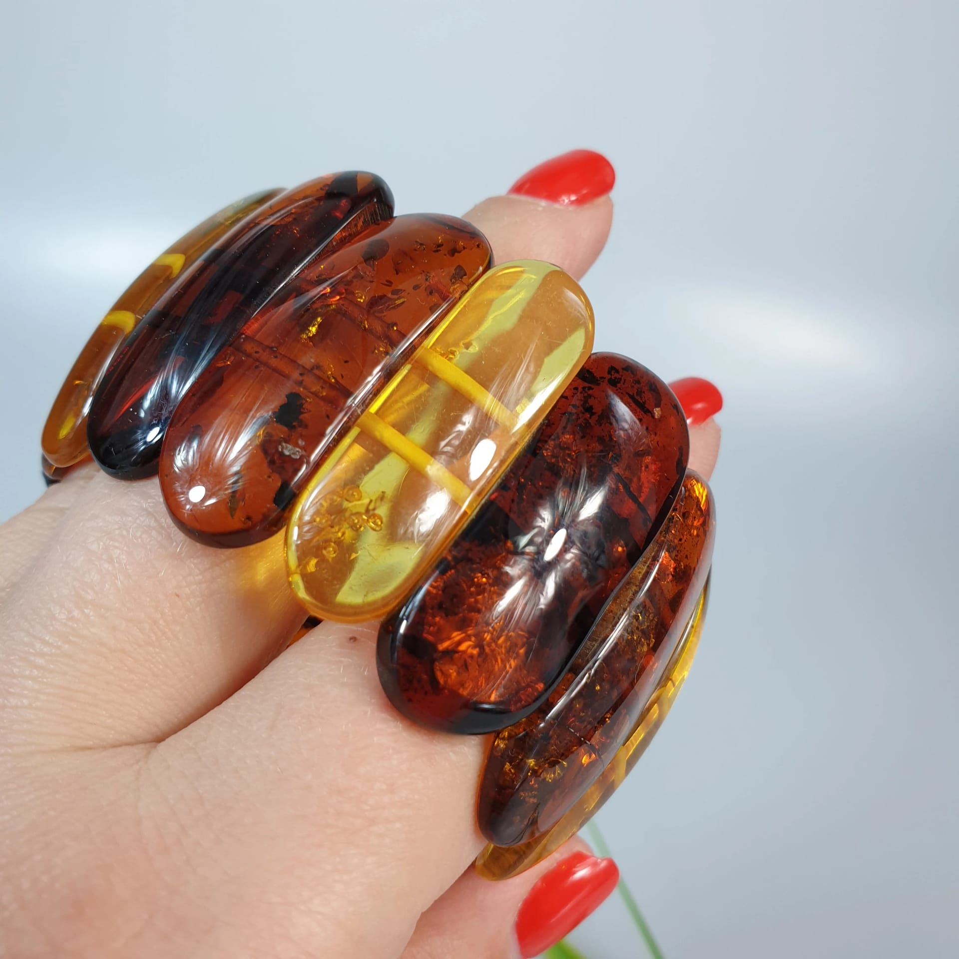 Die Faszination von Bernsteinschmuck in polnischer Kunst