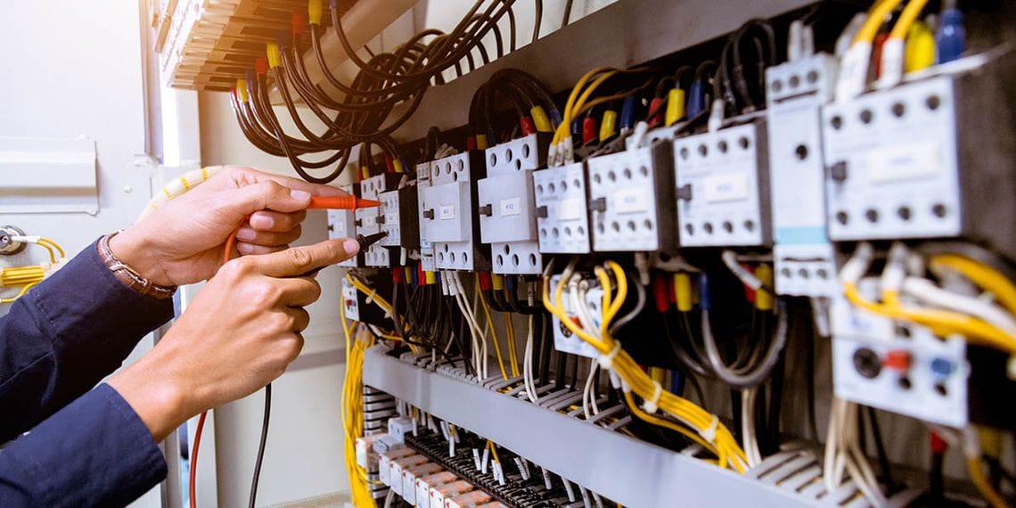 Wie eine mangelhafte Prüfung elektrischer Anlagen zu Stromausfällen führt