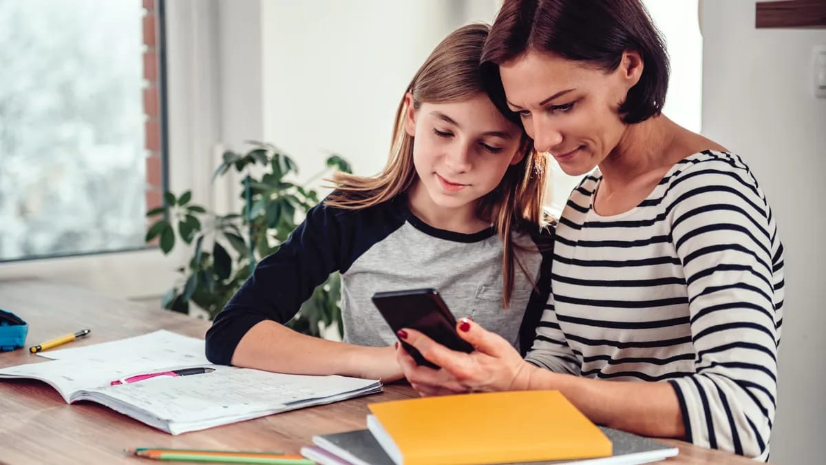 Schulorganisation mit FreeLock: Strukturierte Smartphone-Aufbewahrung ohne zentrale Sammlung